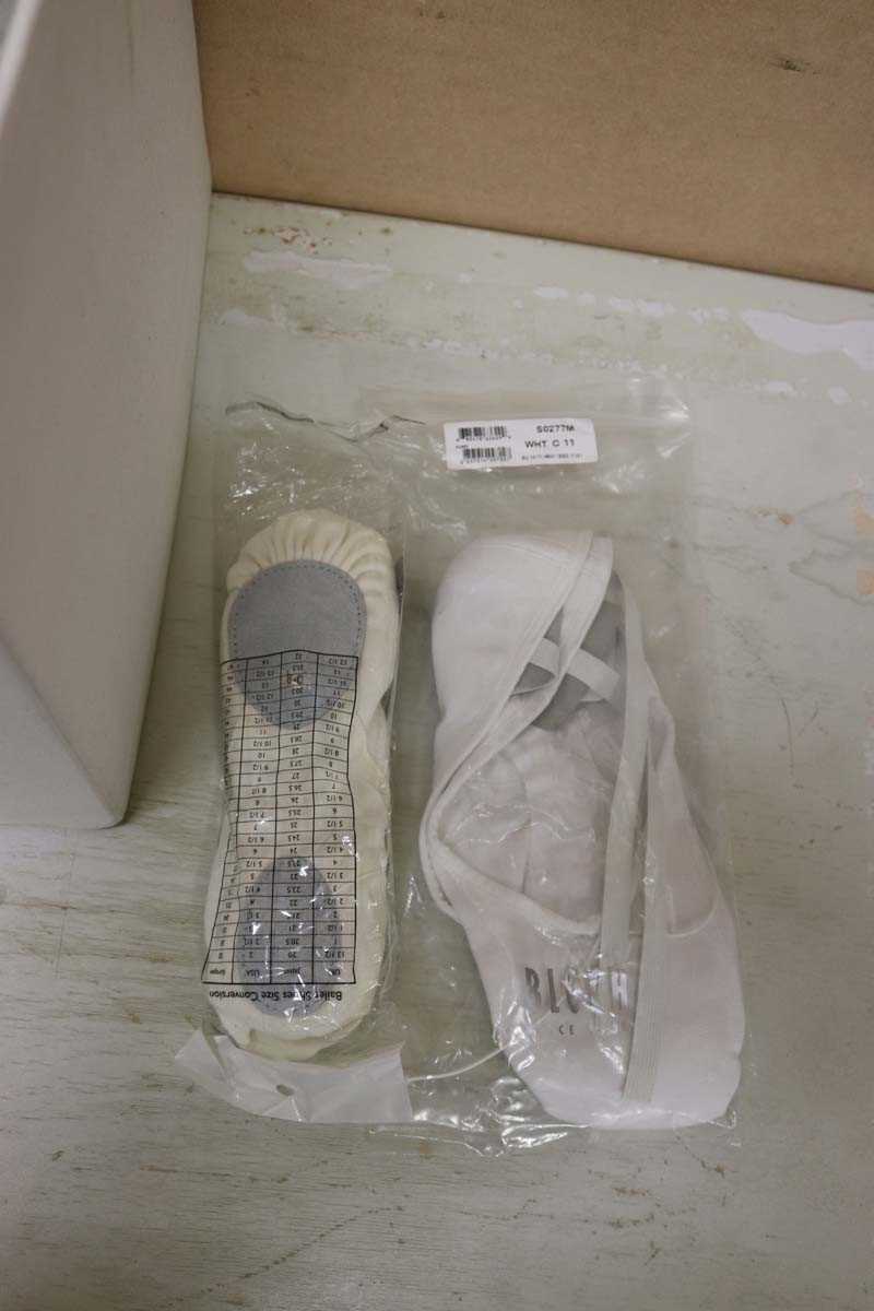 Lot Approx. 30 pairs of mostly Bloch split sole...