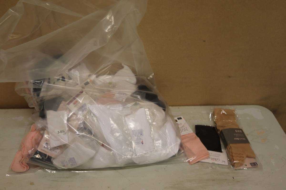 Lot Bag of various ballet socks in mixed sizes