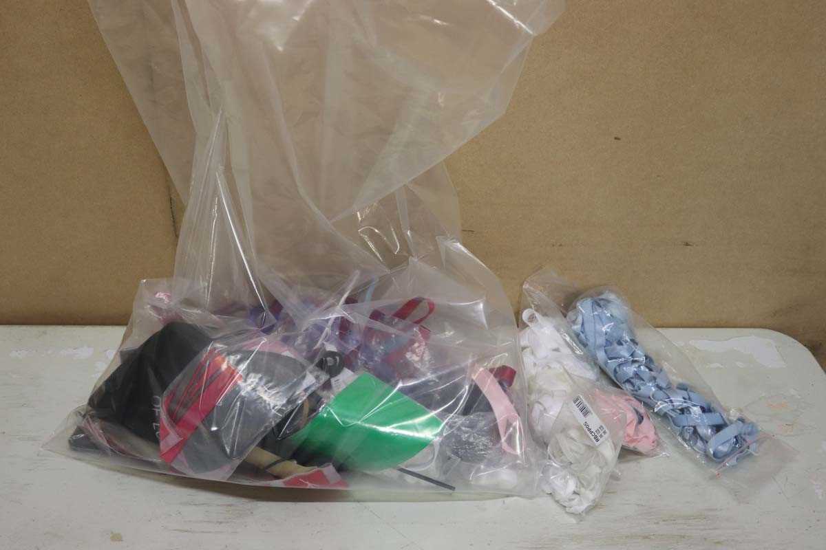 Lot Bag of shoe related accessories, shoe laces,...
