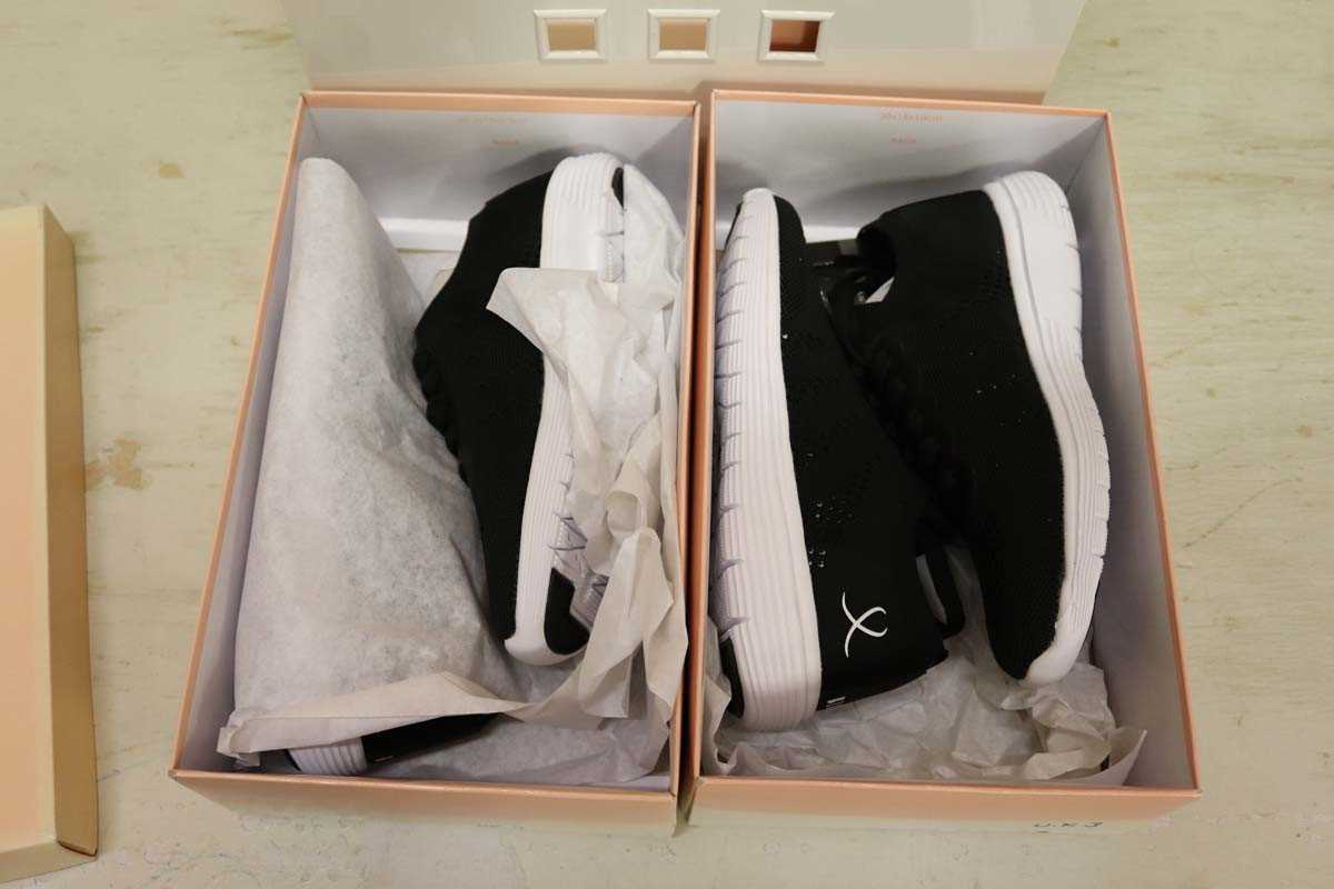 Lot 5 boxed pairs of Bloch dance shoes in mixed sizes