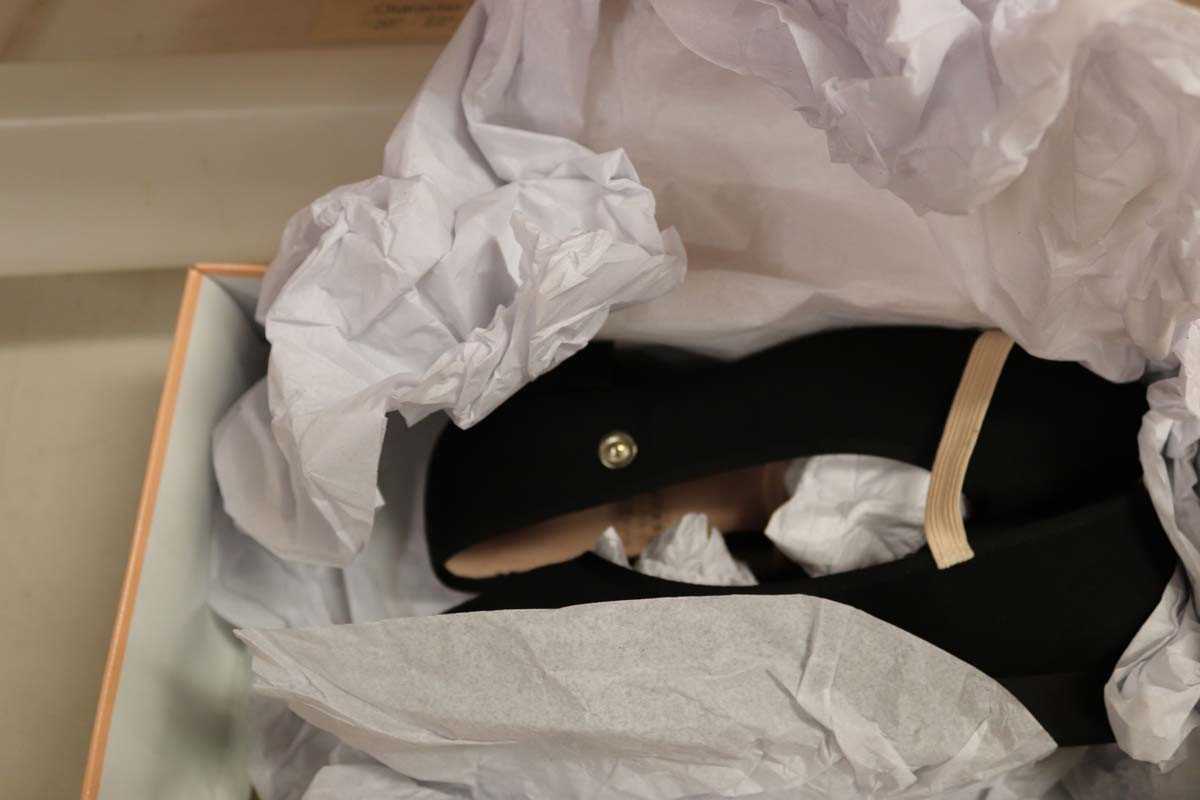 Lot 7 boxes pairs of Bloch adults dance shoes in...
