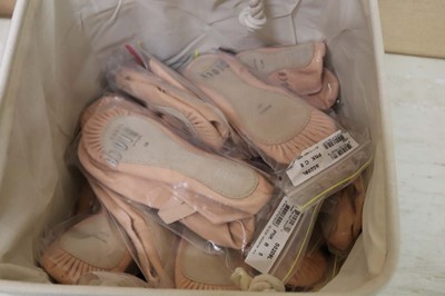 Lot Approx. 25 pairs of Bloch full sole ballet...