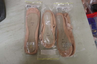 Lot Approx. 25 pairs of Bloch full sole ballet...