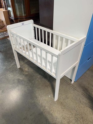 Lot 1340 - Modern gloss white finish crib