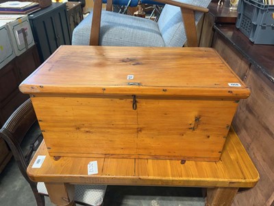 Lot 1350 - Pine blanket box