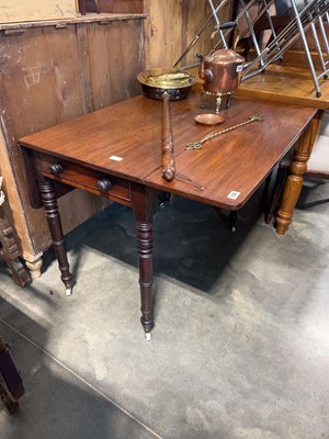 Lot 1355 - Mahogany Pembroke table