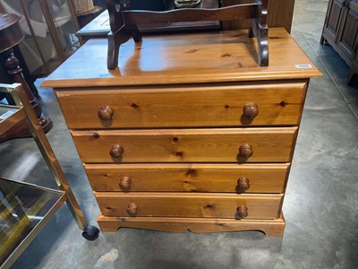 Lot 1374 - Small pine chest of 4 drawers