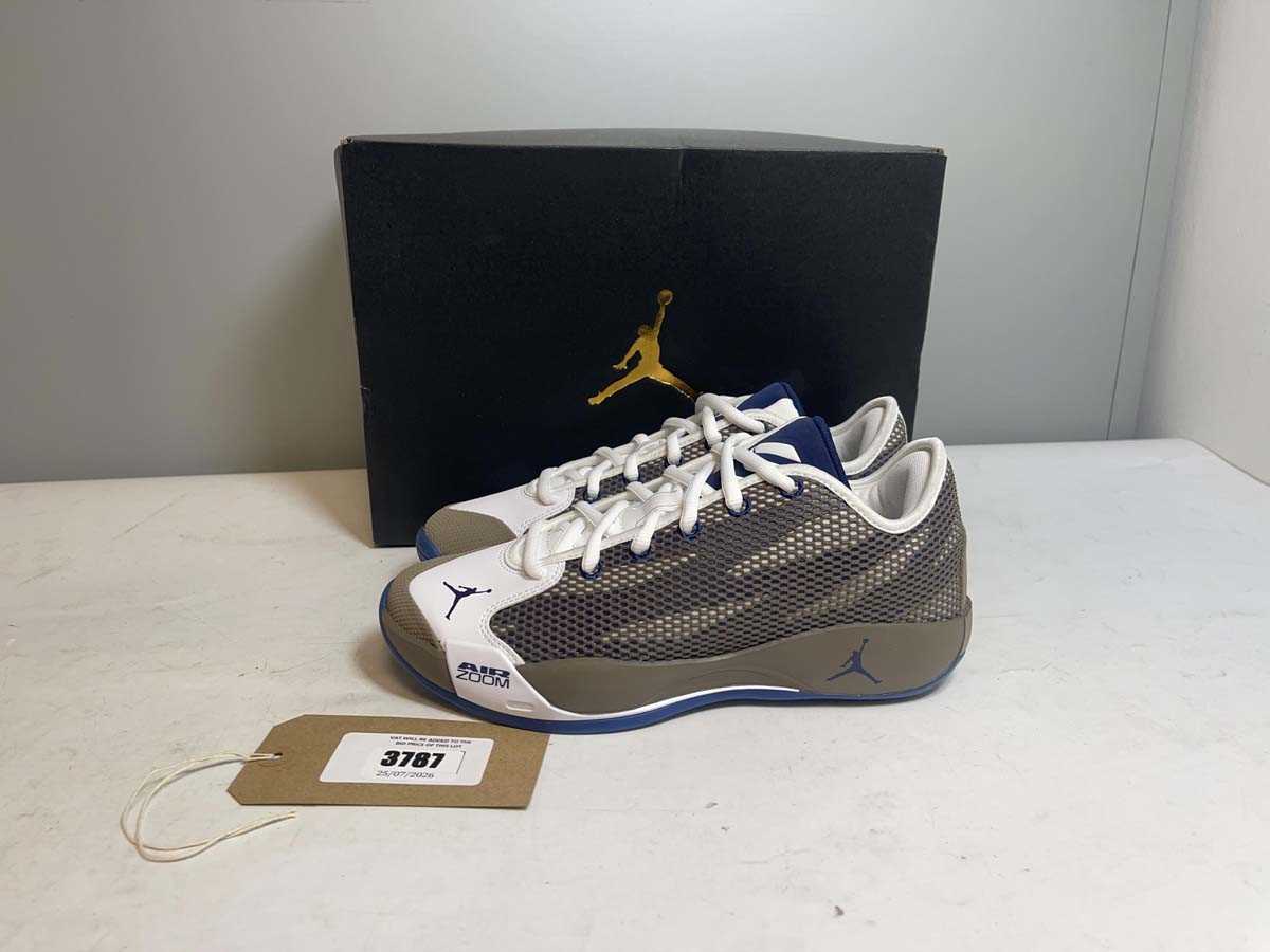 Lot Nike UK7 jordan luka 77 trainers in olive grey...