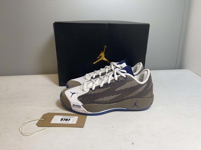 Lot Nike UK7 jordan luka 77 trainers in olive grey...