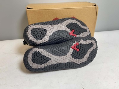 Lot Vivo Barefoot UK8 motus strength shoes in...