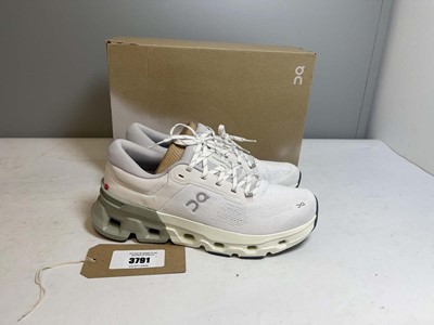 Lot On Cloud Running UK10 cloudflyer 5 trainers in...