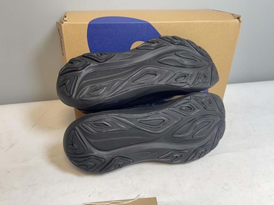 Lot Asics UK10 GT-2000 14 trainers in black - boxed