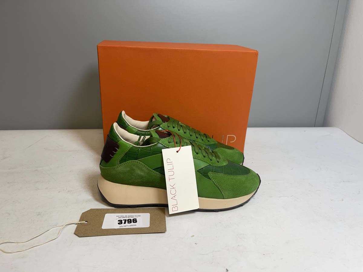 Lot Black Tulip UK5 arbi sleek trainers in...