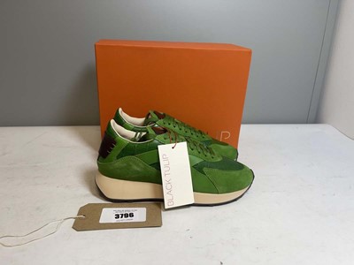 Lot Black Tulip UK5 arbi sleek trainers in...