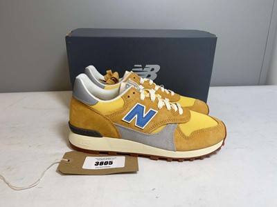 Lot New Balance UK7 475 trainers in yellow - boxed