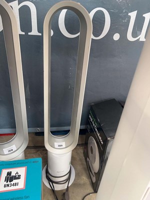 Lot 2009 - Unboxed Dyson AM07 Cool Tower Fan (without...
