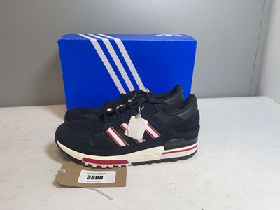 Lot Adidas UK10 ZX 600 MUFC x Stone Roses trainers...