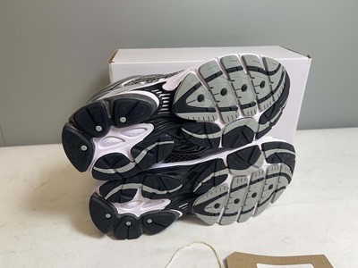 Lot Saucony Originals UK8.5 pro grid omni 9...