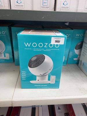 Lot 2037 - 3 Woozoo table top fans