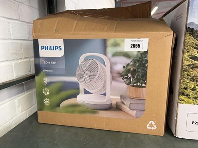 Lot 2055 - Boxed Philips 2000 Series table fan