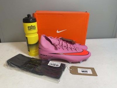Lot Nike UK10 merc ACAD football boots in pink -...