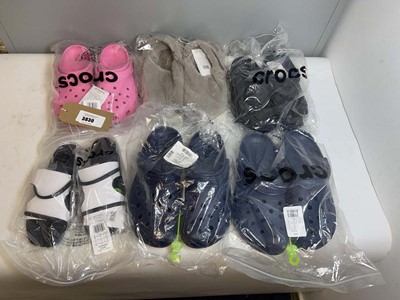 Lot 6x Pairs of Crocs in various styles and sizes