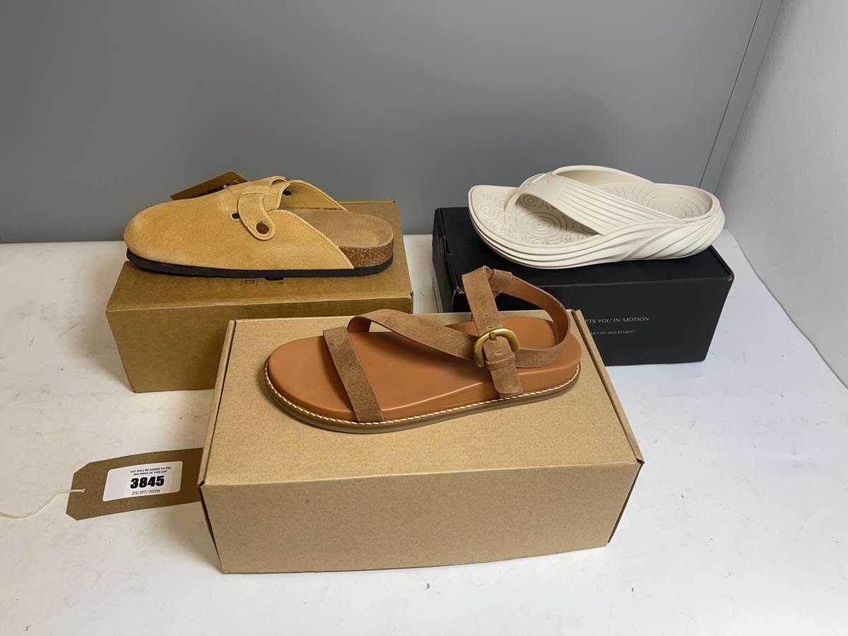 Lot 3x Boxed pairs of sandals to include Vionic...