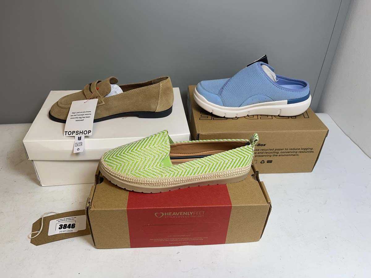 Lot 3x boxed pairs of shoes to include...