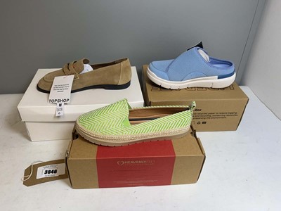 Lot 3x boxed pairs of shoes to include...