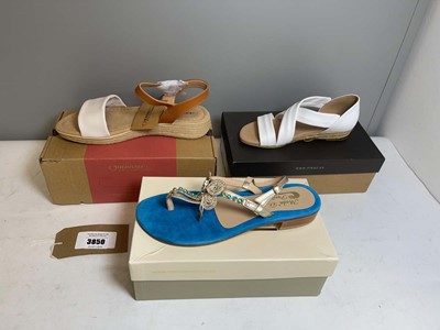 Lot 3x Boxed pairs of sandals to include...