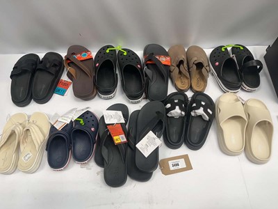 Lot 12x pairs shoes sandals Clarks, Flojos, Crocs,...