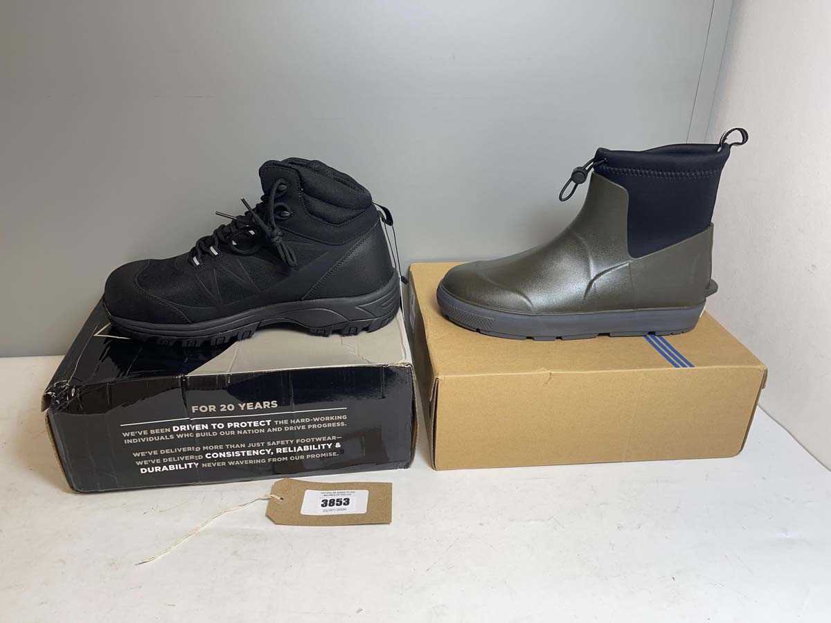 Lot 2x Boxed pairs of boots to include Top Staka...