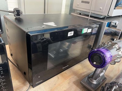 Lot 2121 - Panasonic NN.CT56JB inverter digital microwave...