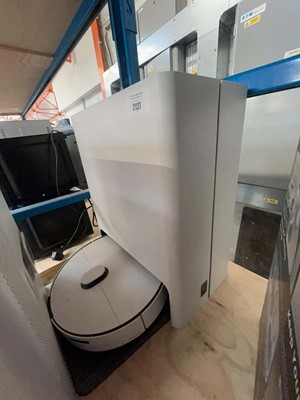 Lot 2127 - Samsung bespoke jet steam robotic vacuum...