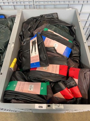 Lot 1295 - Small Pallet box (not included) containing a...