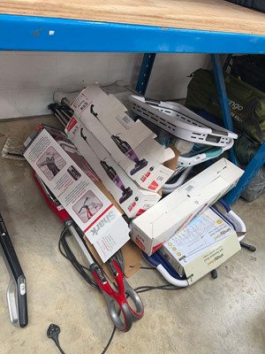 Lot 2185 - Underbay of mixed household cleaning items to...