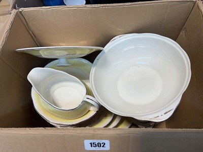 Lot 1502 - 2 boxes of chinaware including Alfred Meakin,...