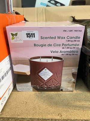Lot 1511 - Scented wax candle