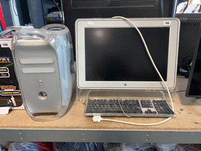 Lot 1745 - Apple Power Mac G4 desk top computer system