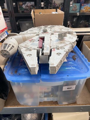 Lot 1522 - 4 boxes of various items to include a...