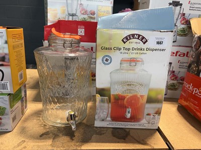 Lot 1667 - Boxed Kilner glass clip top glass drinks...