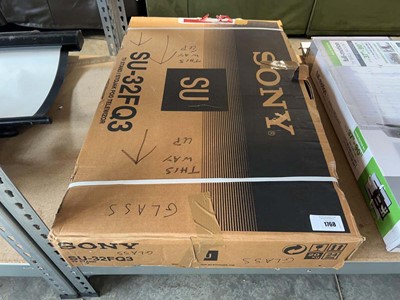 Lot 1768 - Sony SU-32FQ3 TV stand