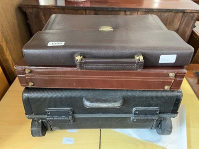 Lot 1385 - 3 business briefcases