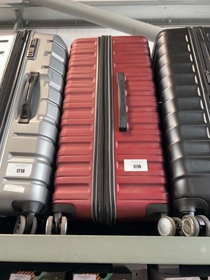 Lot 1719 - Samsonite 2 piece suitcase set in maroon