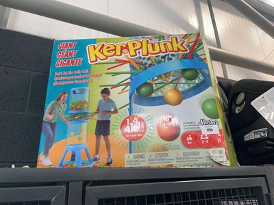 Lot 1725 - Giant Kerplunk game set, boxed
