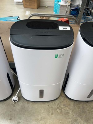 Lot 2204 - Meaco dry arete 2 18L electric dehumidifier...