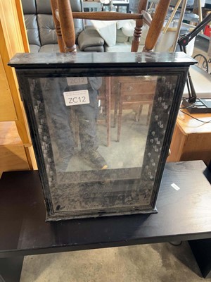 Lot 1419 - Mirrored back display cabinet