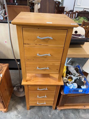 Lot 1426 - Pair of pine 3 drawer night stands