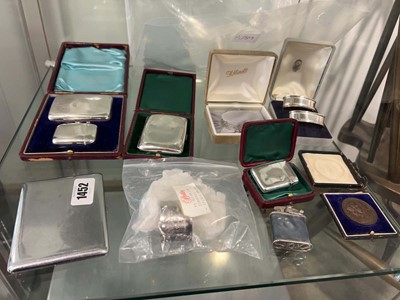 Lot 1452 - Shelf of metal wares including hallmarked...