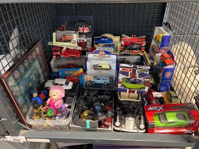 Lot 1570 - Cage containing model cars, diecast cars, F1...